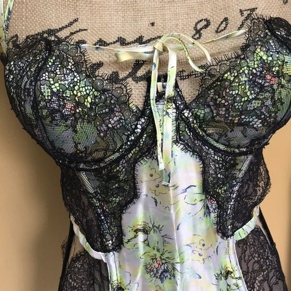 Victoria’s Secret fantasy island Silk corset 34B - Picture 4 of 8